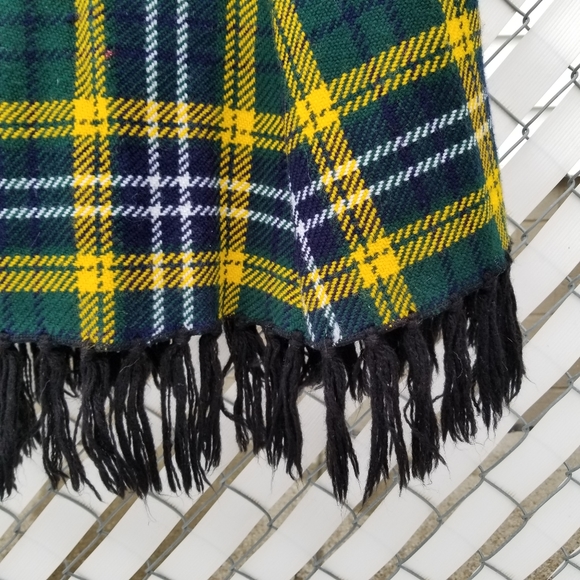 O/S button poncho yellow green argyle plaid with fringe - Picture 4 of 6